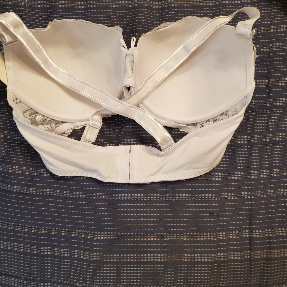 Full coverage bra NWT - Picture 3 of 7
